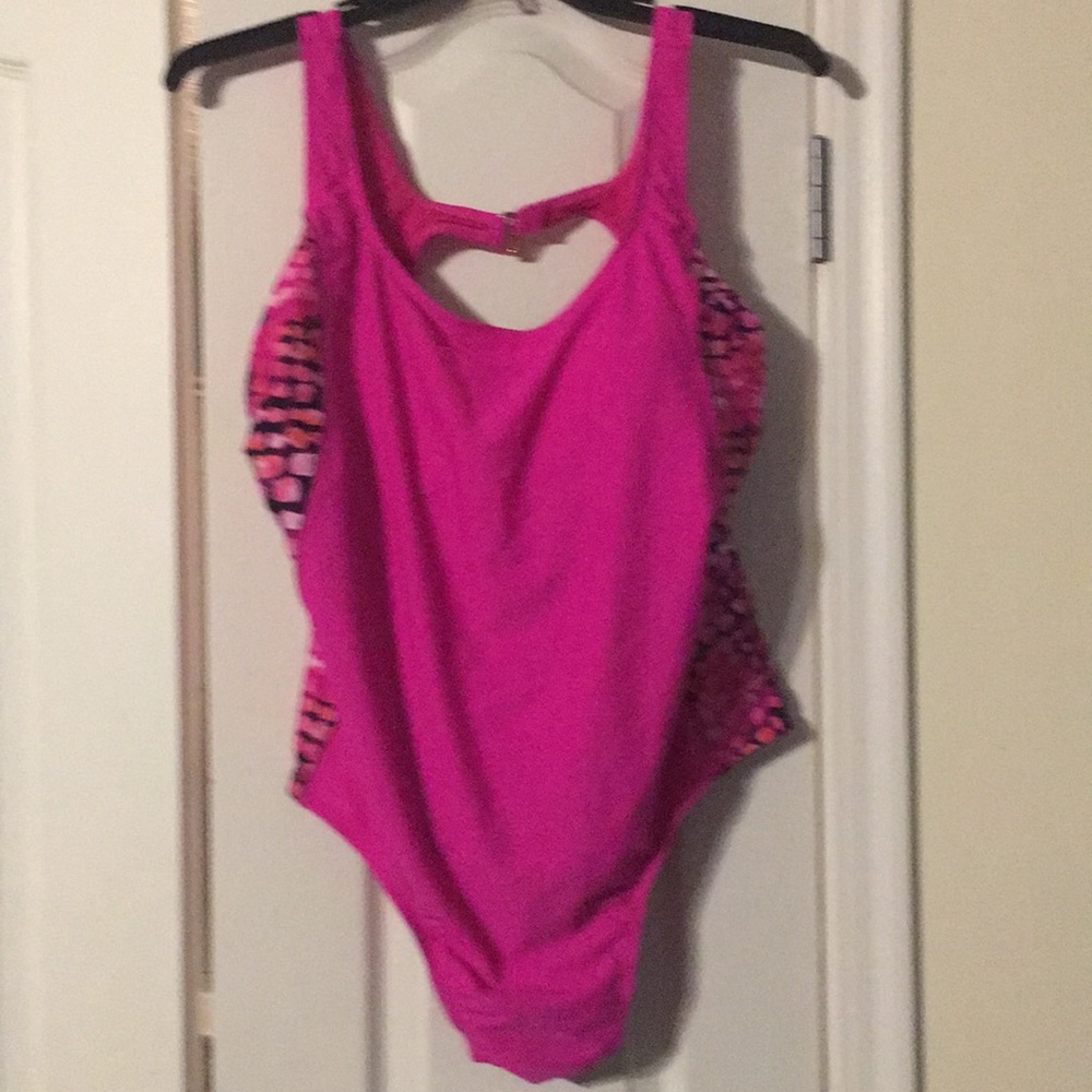 Bathing Suit Women's Plus size Catalina Plus size 22/24W 3x swim suit